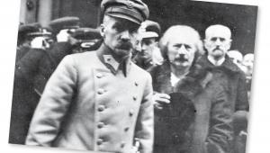 Józef Piłsudski i Ignacy Paderewski po nabożeństwie w katedrze św. Jana, luty 1919 r. fot. NAC